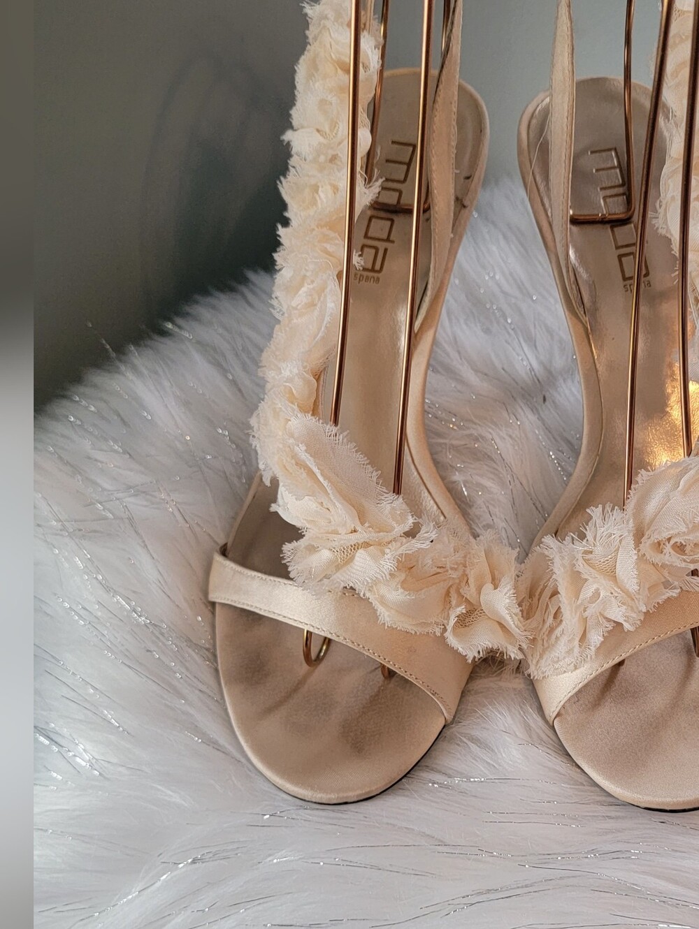 Moda International Cream Ruffle Slingback Heels - Picture 5 of 8